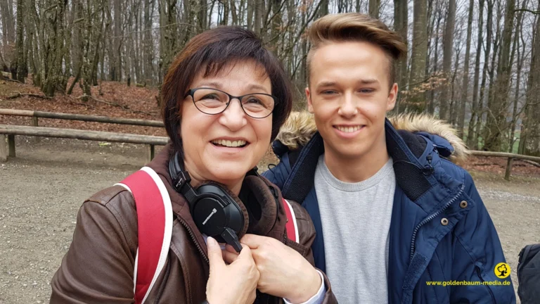 Beate und DSDS Star Jonas einem Foto