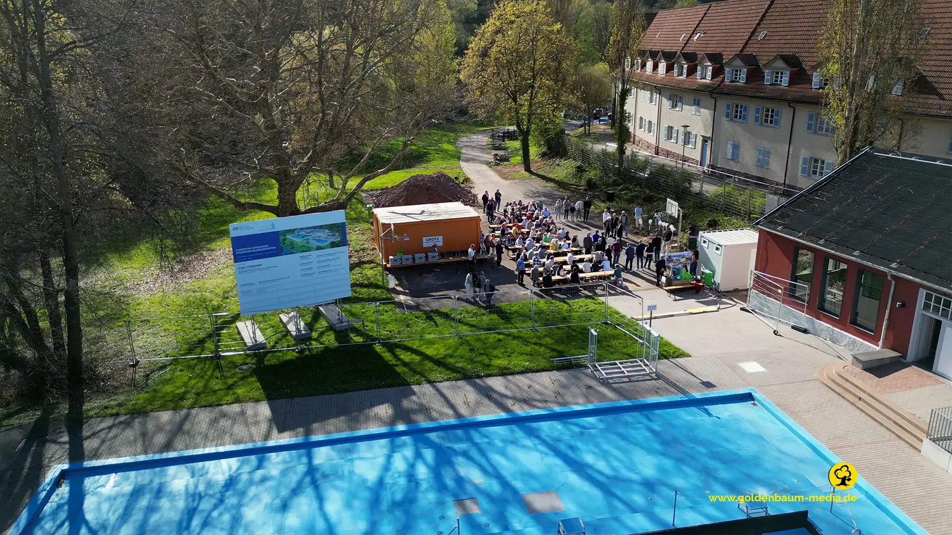 Luftbild mit Blick auf Hocketese im Freibad beim Spatenstich