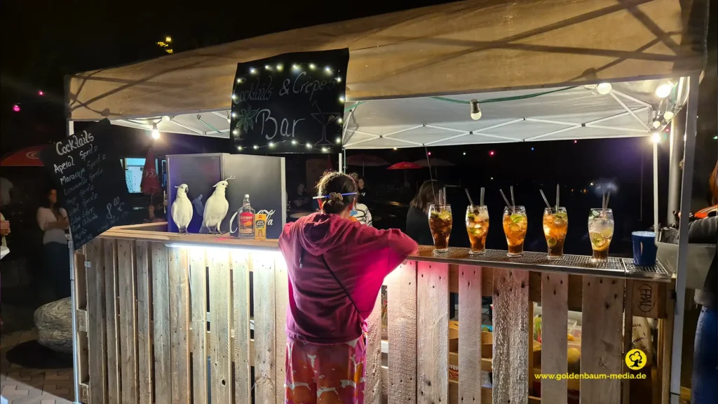 Cocktailbar bei der 80er Jahre Party